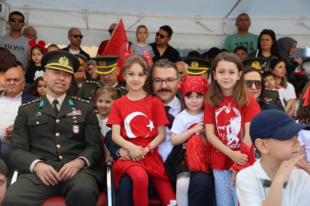 Valimiz Ercan Turan, 23 Nisan Ulusal Egemenlik ve Çocuk Bayramı Kutlama Programına Katıldı